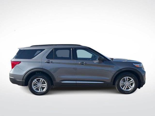 Certified 2023 Ford Explorer XLT w/ Equipment Group 202A AWD/4WD image 9