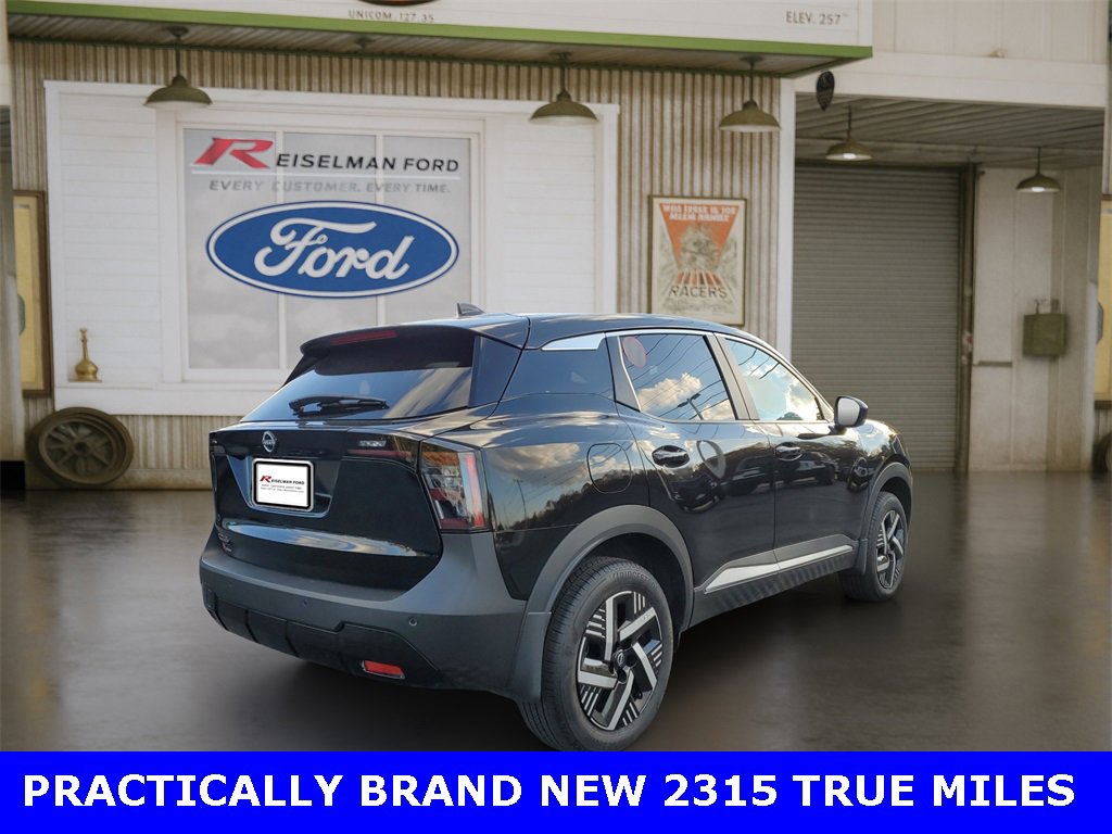 Used 2025 Nissan Kicks SV image 4