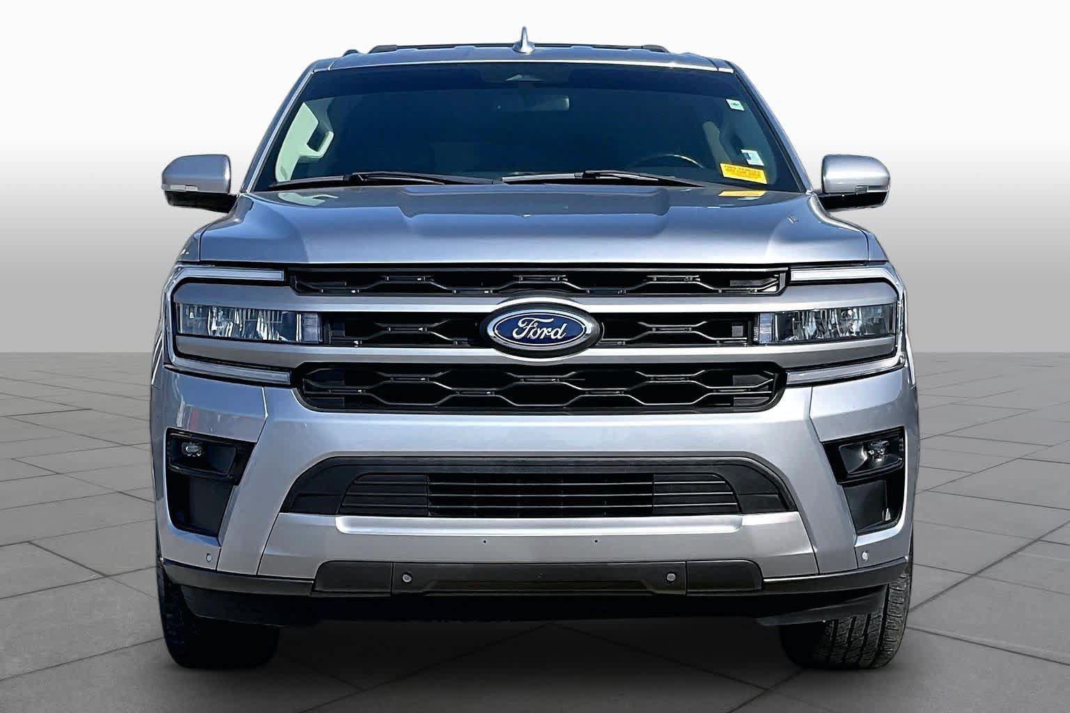 Certified 2024 Ford Expedition XLT RWD image 4