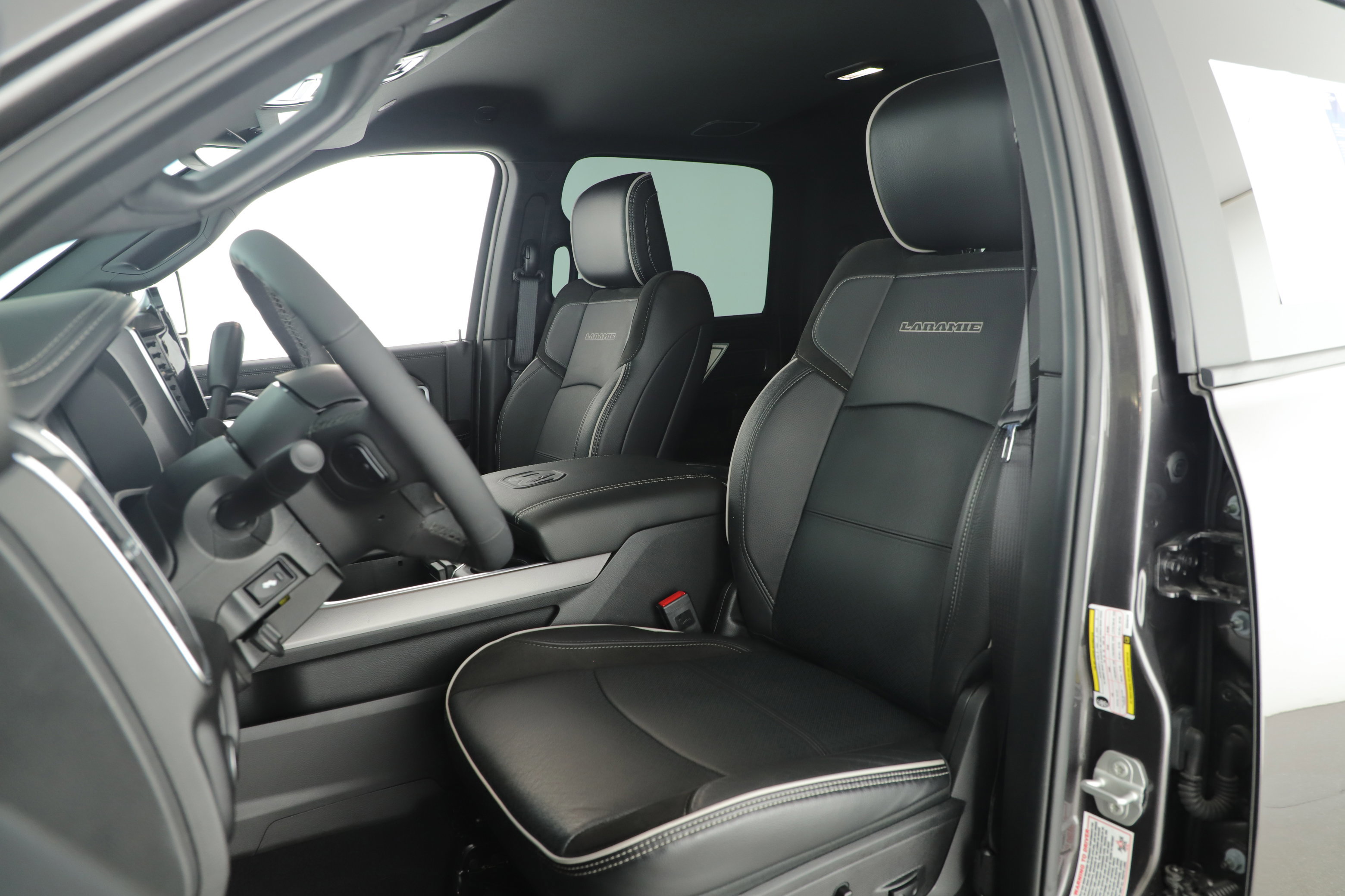 Used 2025 RAM 2500 Laramie image 7