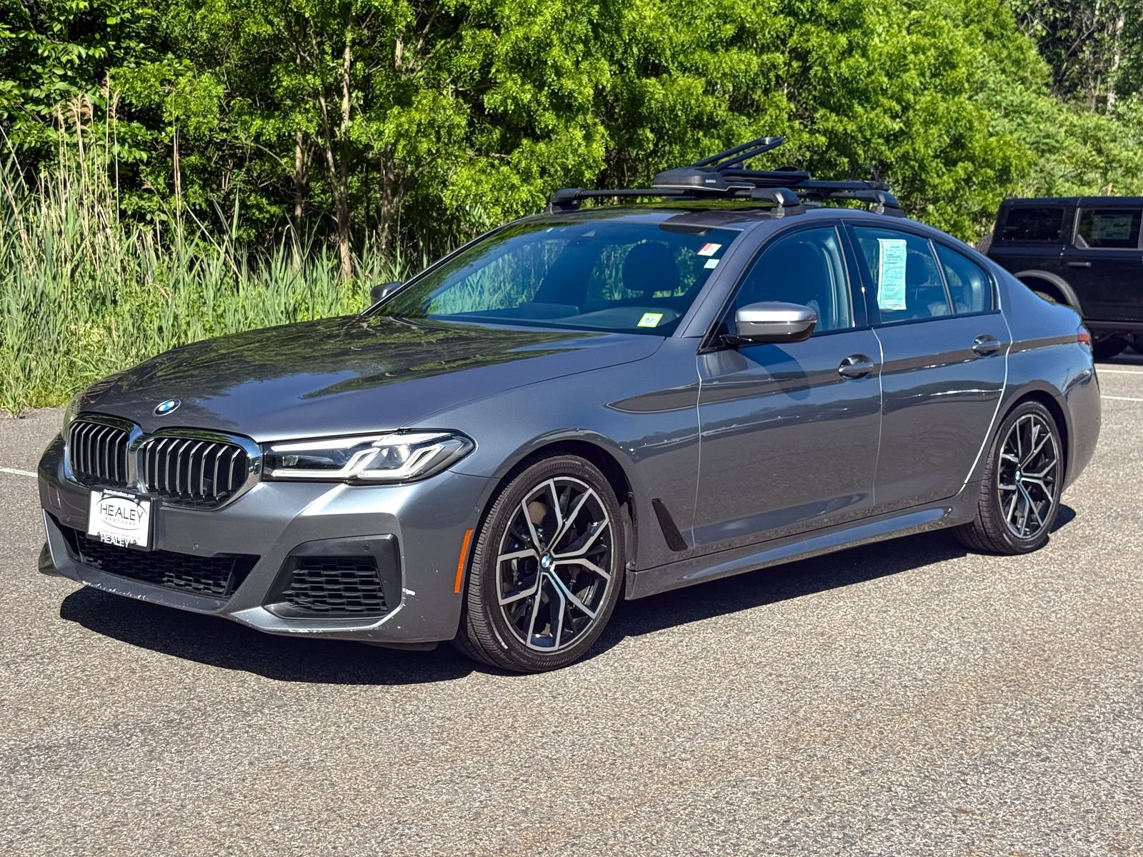 Used 2021 BMW 530i xDrive w/ M Sport Package AWD/4WD image 3