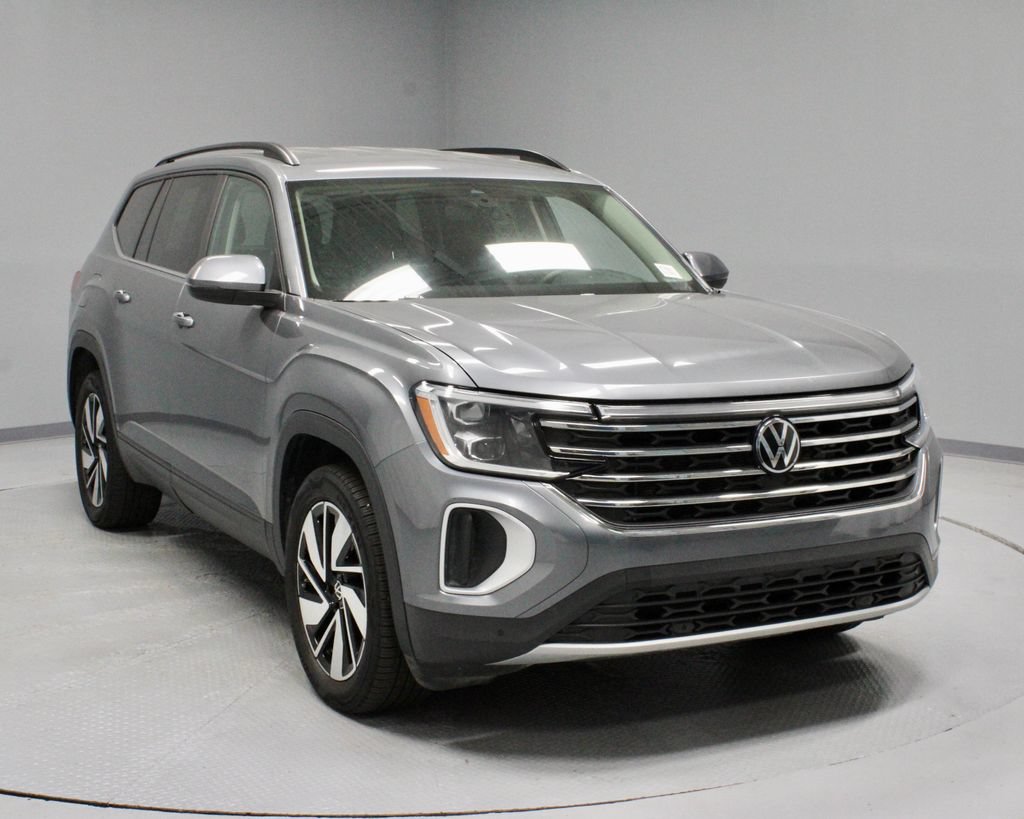 Used 2025 Volkswagen Atlas SE AWD/4WD image 1