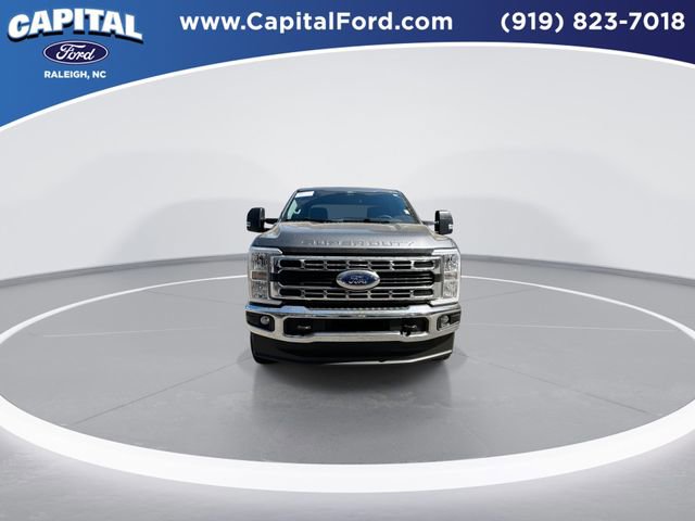 Certified 2025 Ford F250 XLT AWD/4WD image 3