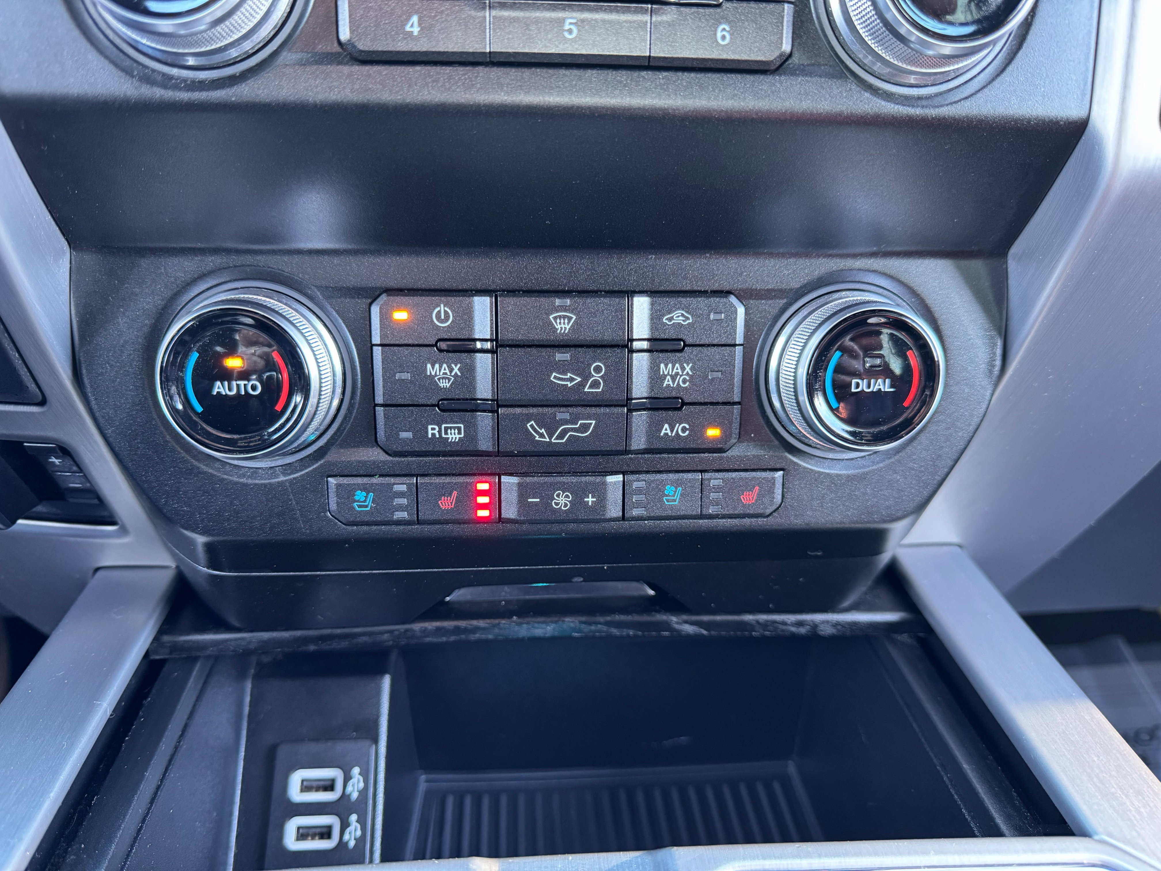 Certified 2019 Ford F150 Platinum w/ Equipment Group 701A Luxury AWD/4WD image 47