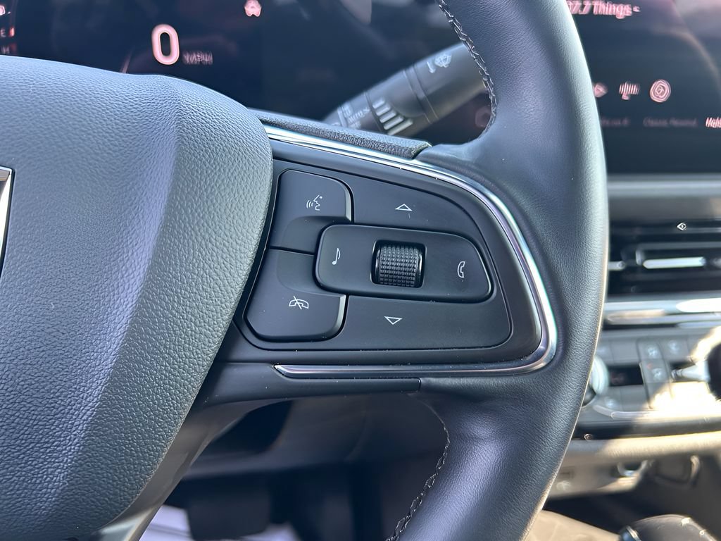Used 2025 Buick Envista Sport Touring w/ Convenience I Package FWD image 23