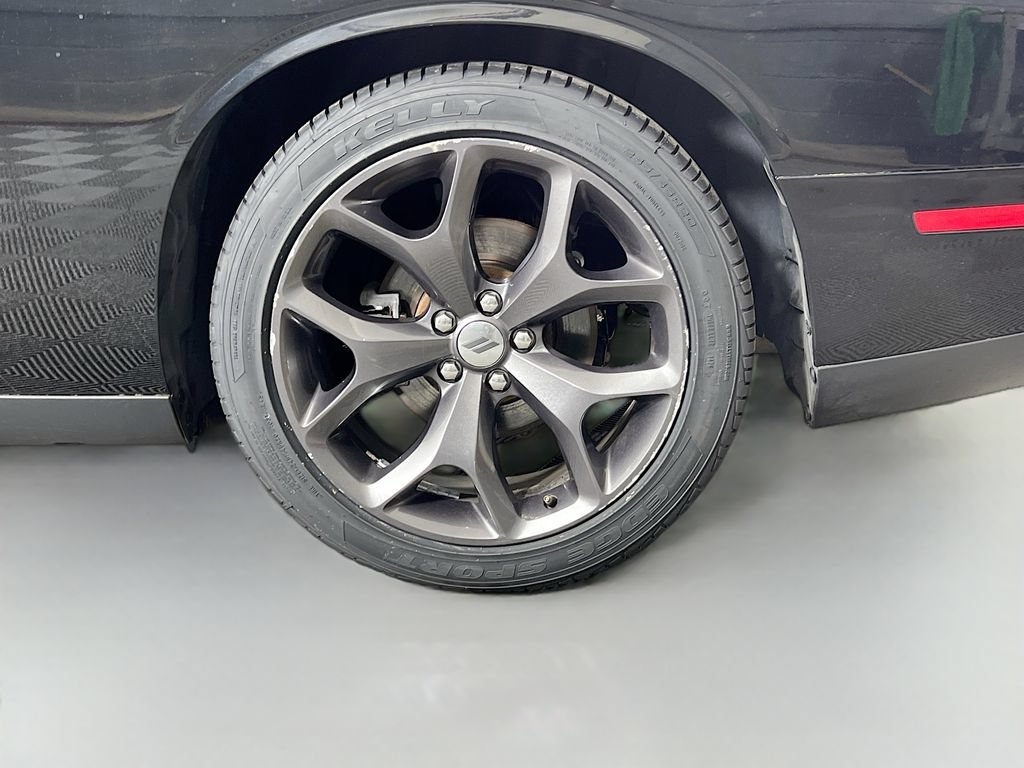 Used 2019 Dodge Challenger R/T RWD image 33