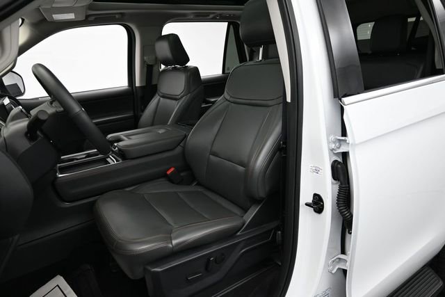 Certified 2025 Ford Expedition Active AWD/4WD image 11