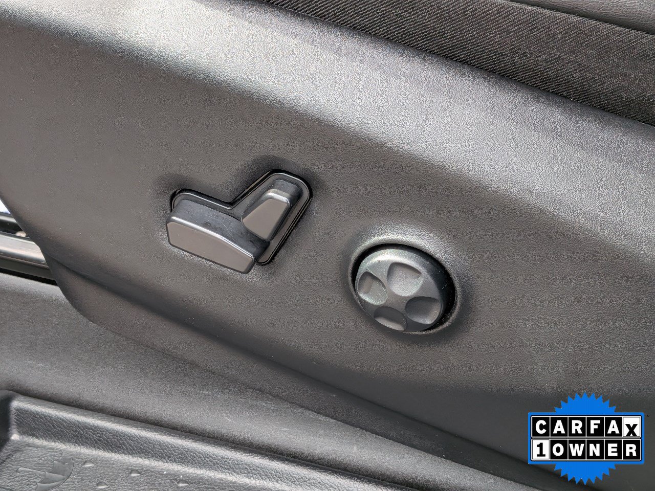 Used 2025 Chrysler Pacifica Limited FWD image 22