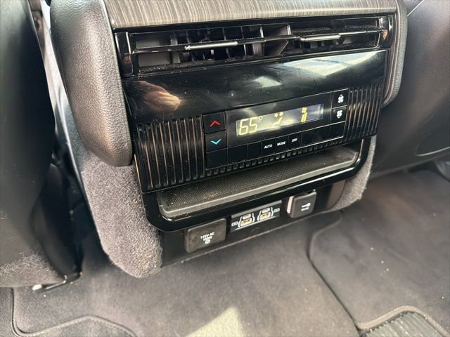 Used 2024 Jeep Wagoneer L Series II w/ Flexible Seating Group image 19