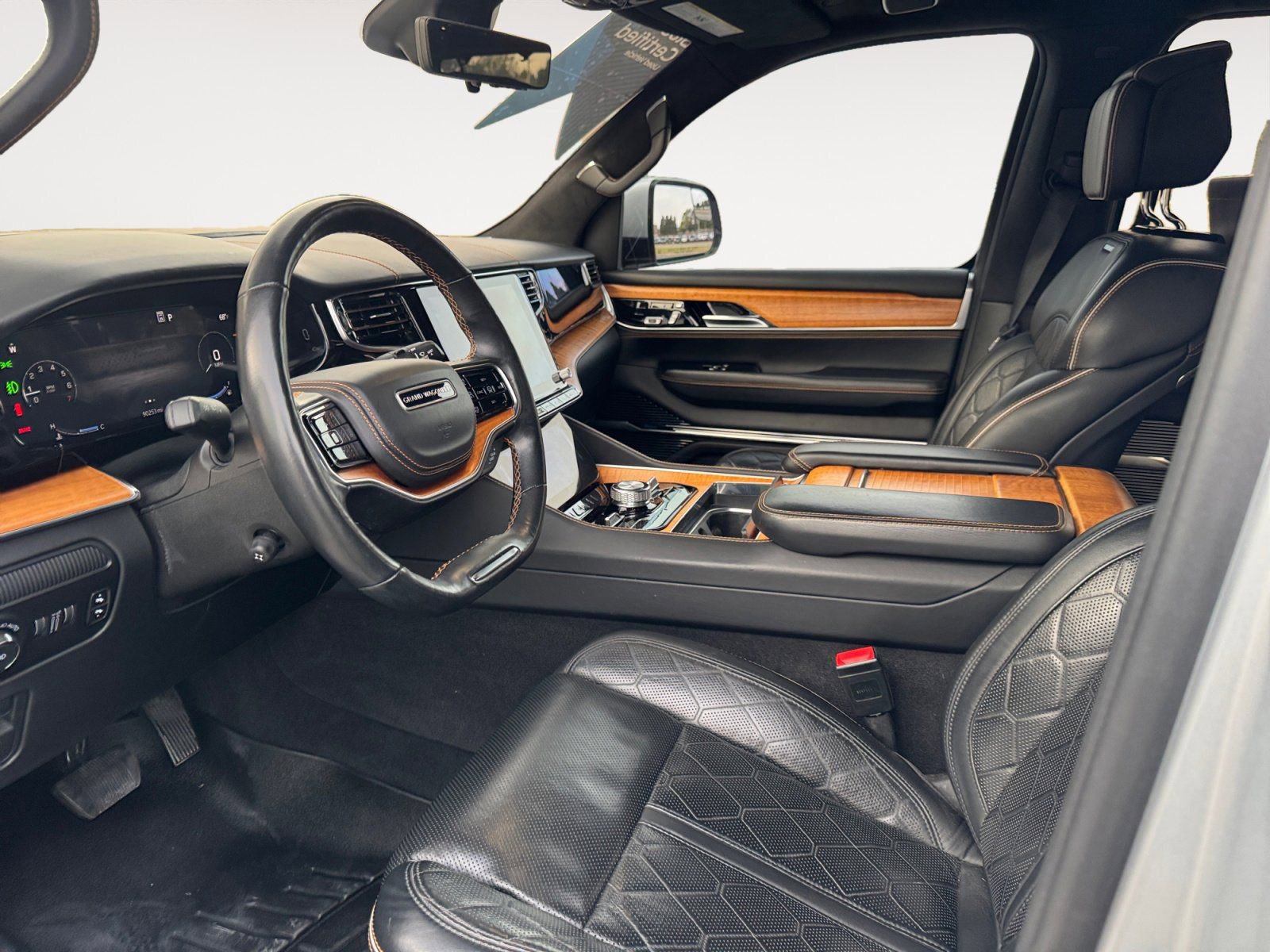 Used 2022 Jeep Grand Wagoneer Series III w/ Rear Seat Video Group 1 image 9