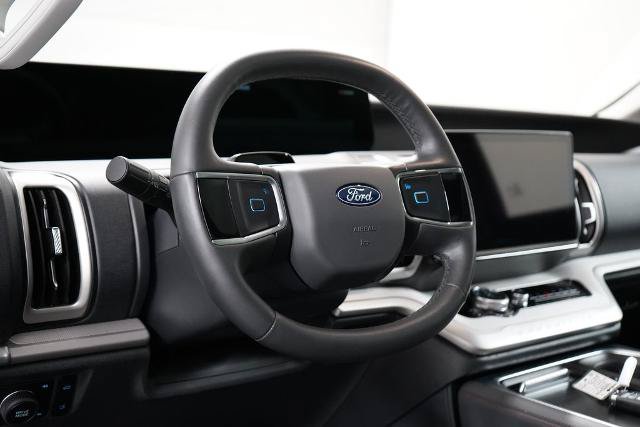 Certified 2025 Ford Expedition Active AWD/4WD image 15