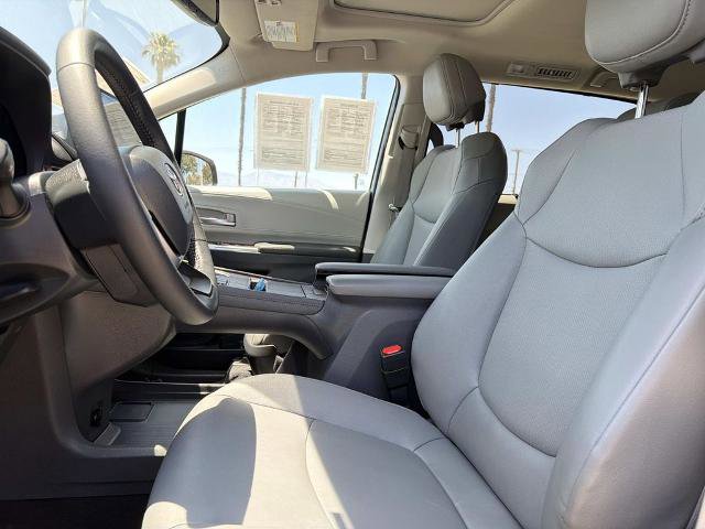 Used 2024 Toyota Sienna XLE w/ XLE Plus Package FWD image 22