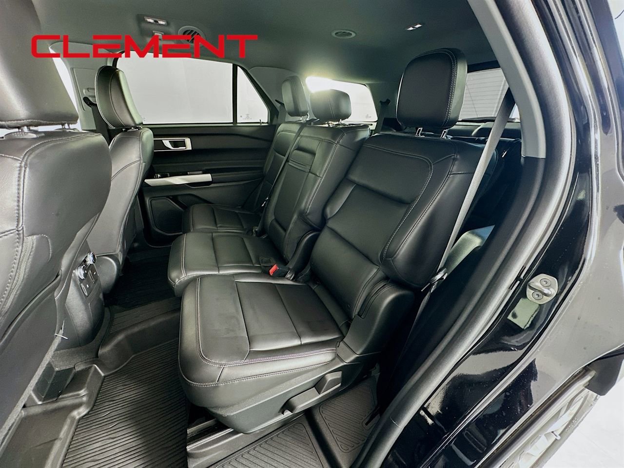 Certified 2022 Ford Explorer XLT w/ Equipment Group 202A image 31