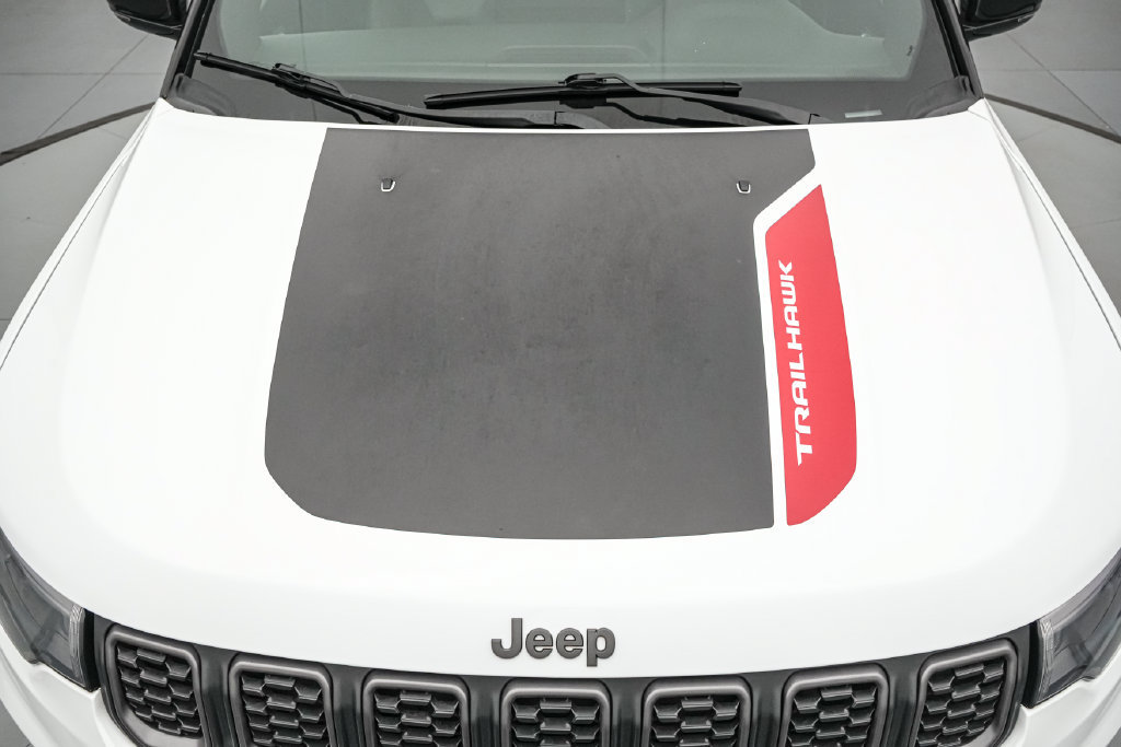 Used 2025 Jeep Compass Trailhawk AWD/4WD image 11