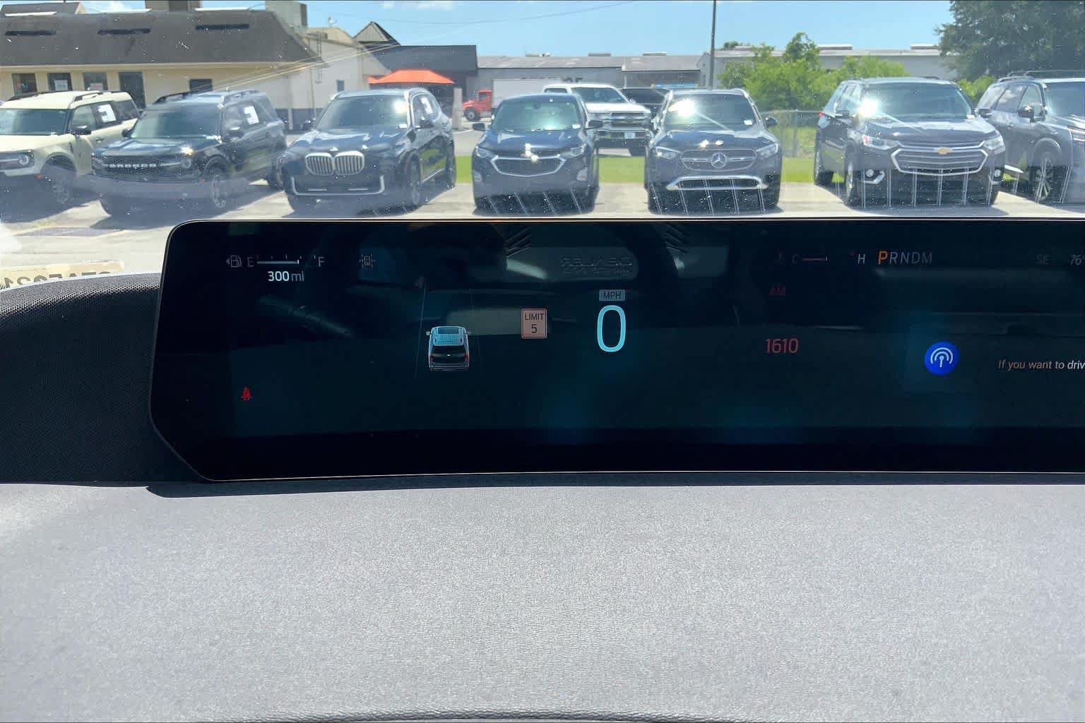 Certified 2025 Ford Expedition Active AWD/4WD image 25