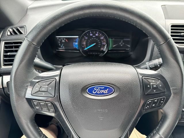 Certified 2018 Ford Explorer XLT w/ Equipment Group 202A AWD/4WD image 17