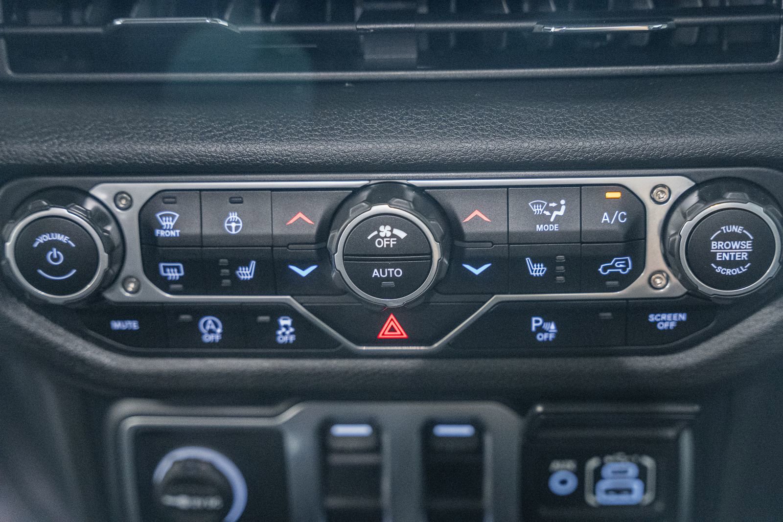 Used 2024 Jeep Wrangler Sport AWD/4WD image 30