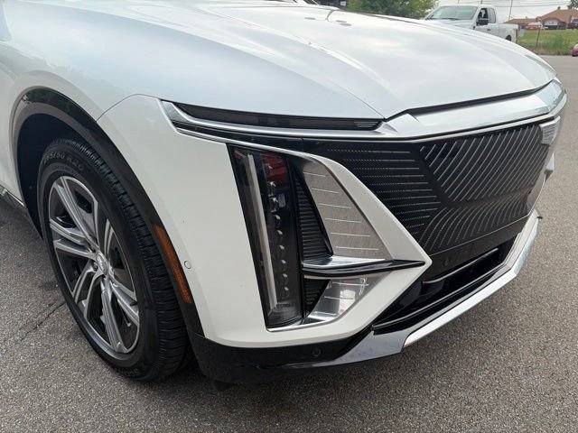 Used 2024 Cadillac Lyriq Luxury w/ LPO, Floor Liner Package AWD/4WD image 14