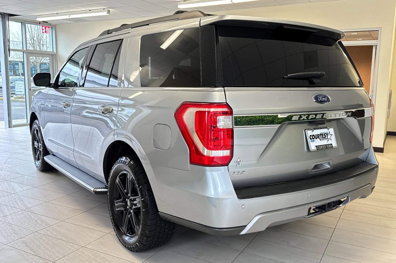 Certified 2020 Ford Expedition XLT w/ Equipment Group 202A image 6