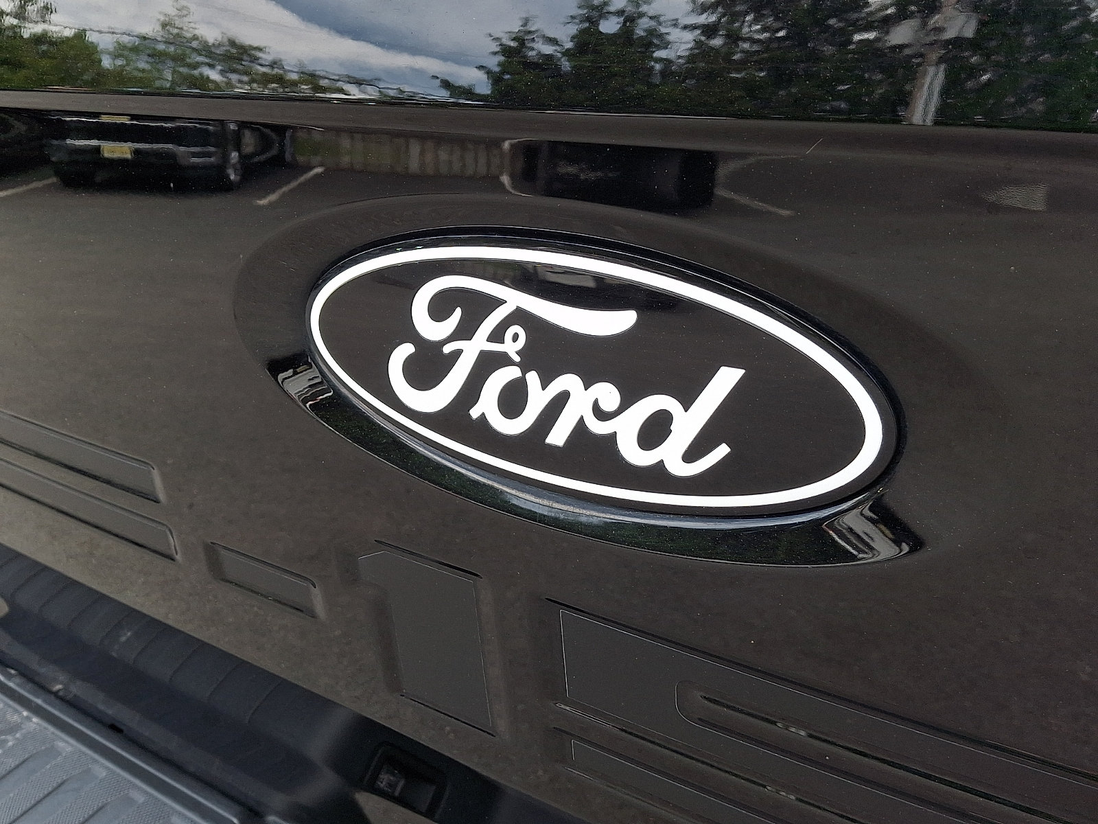 Certified 2025 Ford F150 Lariat w/ Equipment Group 501A Mid AWD/4WD image 30