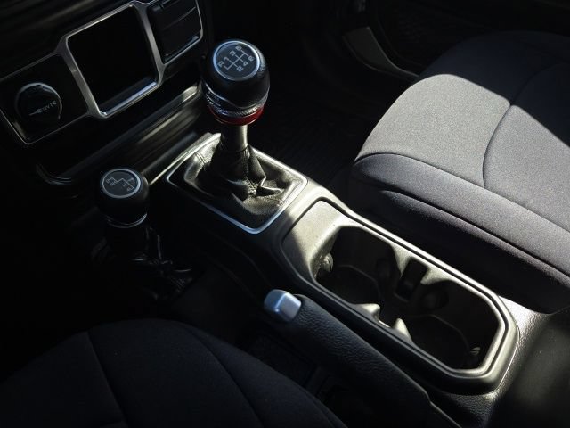 Used 2019 Jeep Wrangler Sport AWD/4WD image 35