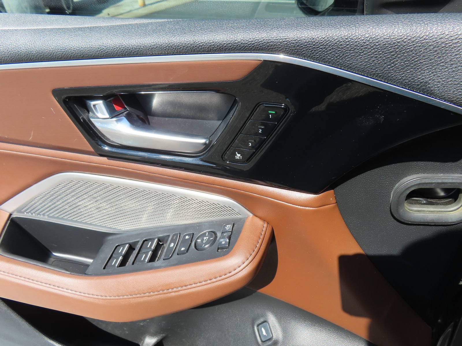 Used 2022 Acura MDX SH-AWD w/ Technology Package image 13