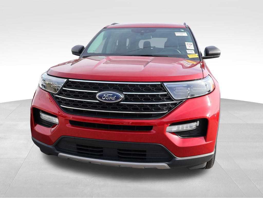 Certified 2022 Ford Explorer XLT w/ Equipment Group 202A AWD/4WD image 5