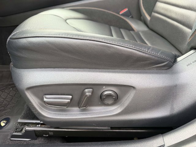 Used 2019 Toyota Avalon XSE w/ All Weather Liner Package FWD image 18