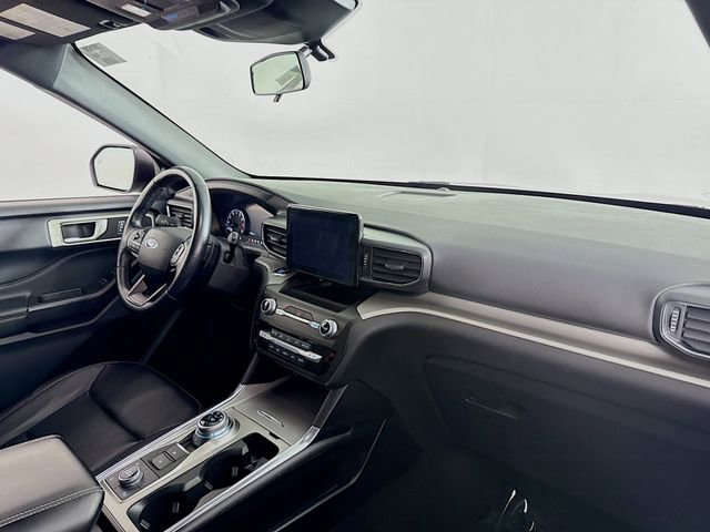 Certified 2020 Ford Explorer XLT w/ Equipment Group 202A image 30