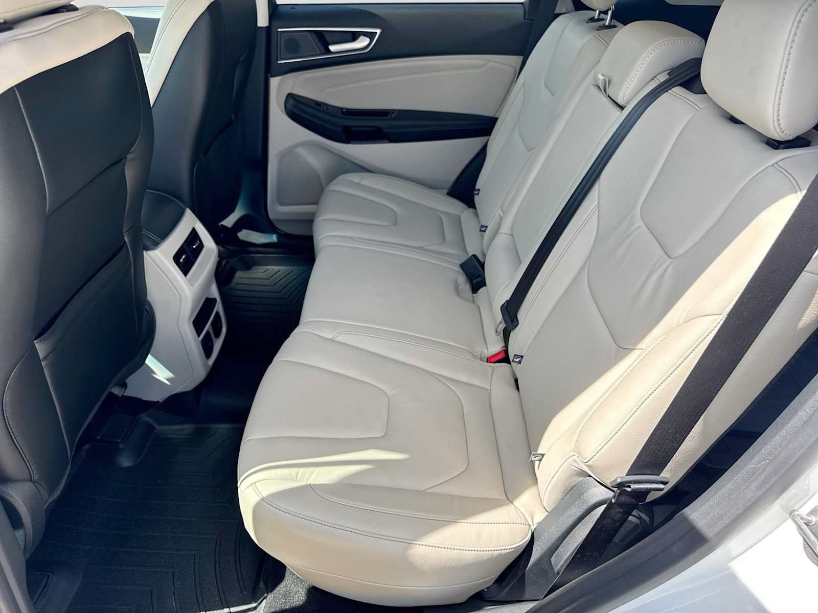 Certified 2020 Ford Edge Titanium AWD/4WD image 18