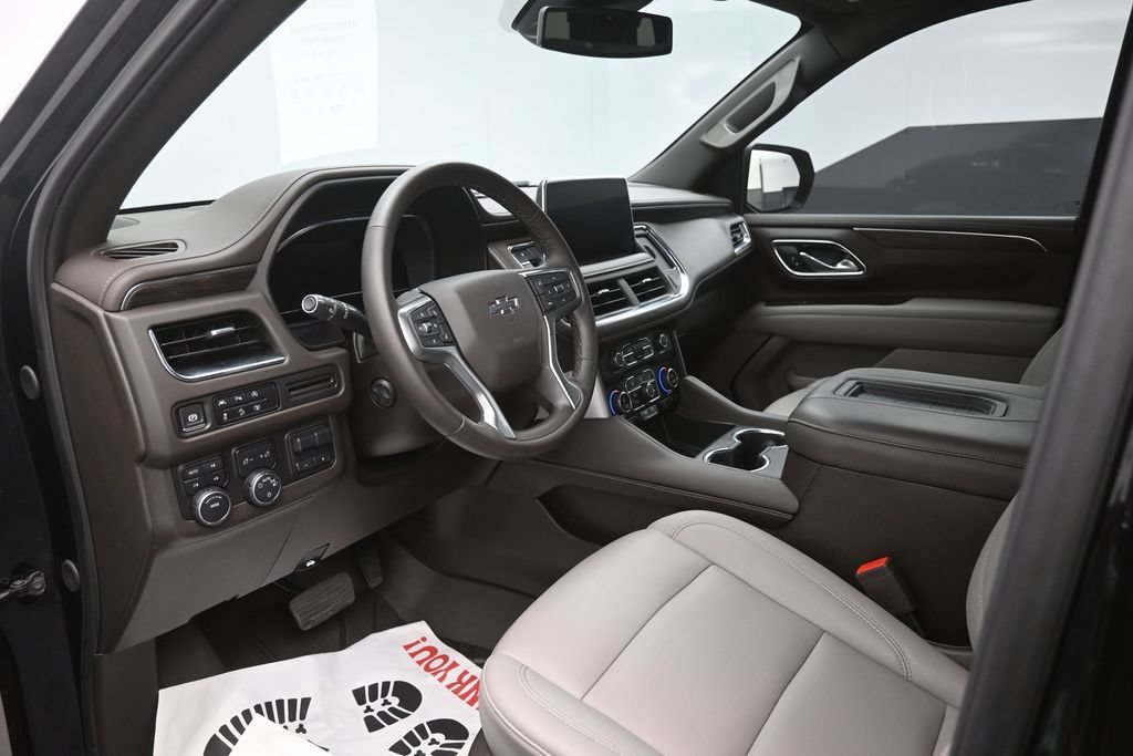 Used 2024 Chevrolet Tahoe Z71 w/ Luxury Package AWD/4WD image 19