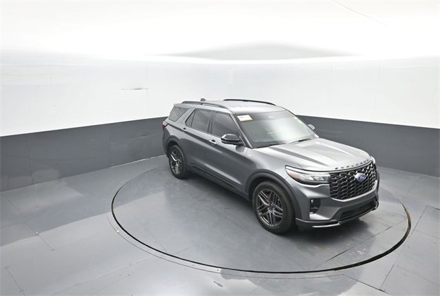 Certified 2025 Ford Explorer ST-Line w/ Premium Package image 19