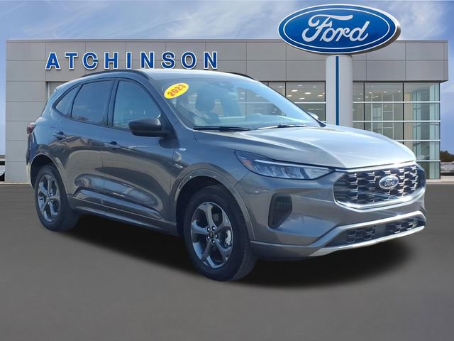 Certified 2023 Ford Escape ST-Line w/ Tech Pack #1 AWD/4WD image 4