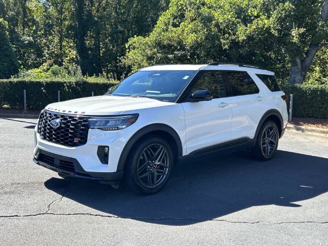Certified 2025 Ford Explorer ST AWD/4WD image 2