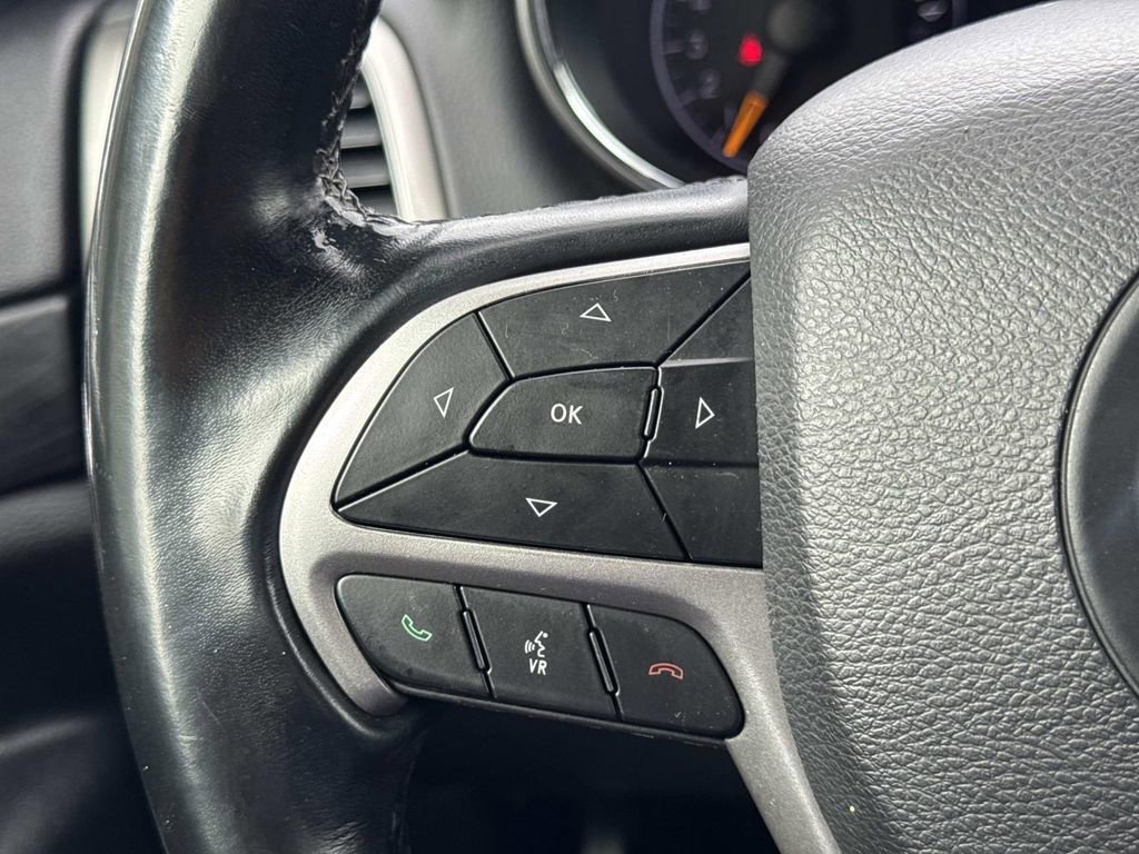 Used 2020 Jeep Grand Cherokee Laredo image 19