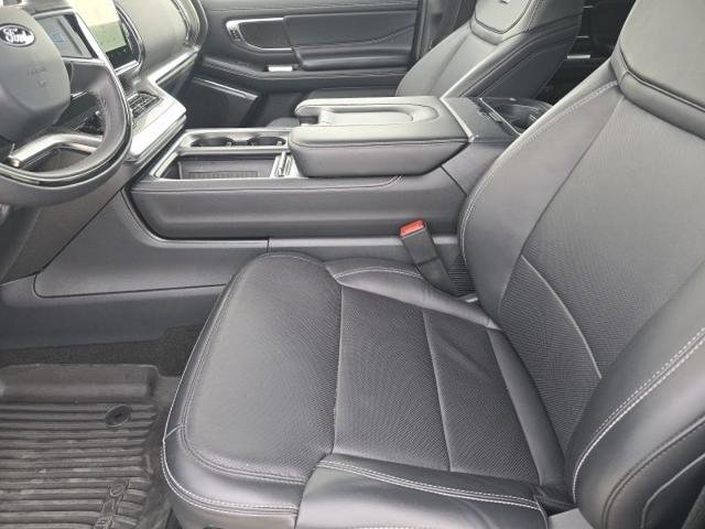 Certified 2025 Ford Expedition Max Platinum w/ Stealth Performance Package AWD/4WD image 10