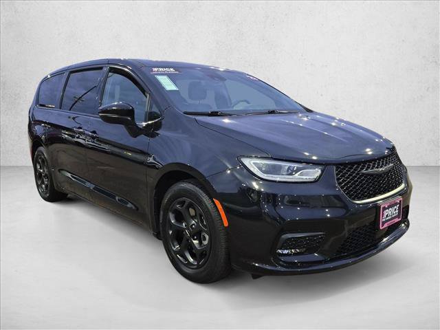 Used 2023 Chrysler Pacifica Touring-L w/ S Appearance Package FWD image 3