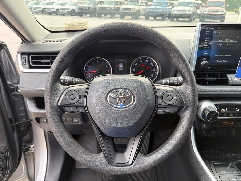 Used 2021 Toyota RAV4 XLE w/ Convenience Package FWD image 23