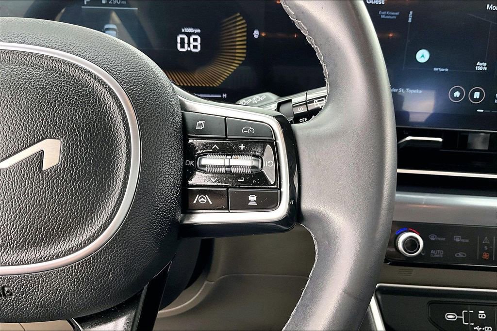 Used 2025 Kia Carnival LXS image 19