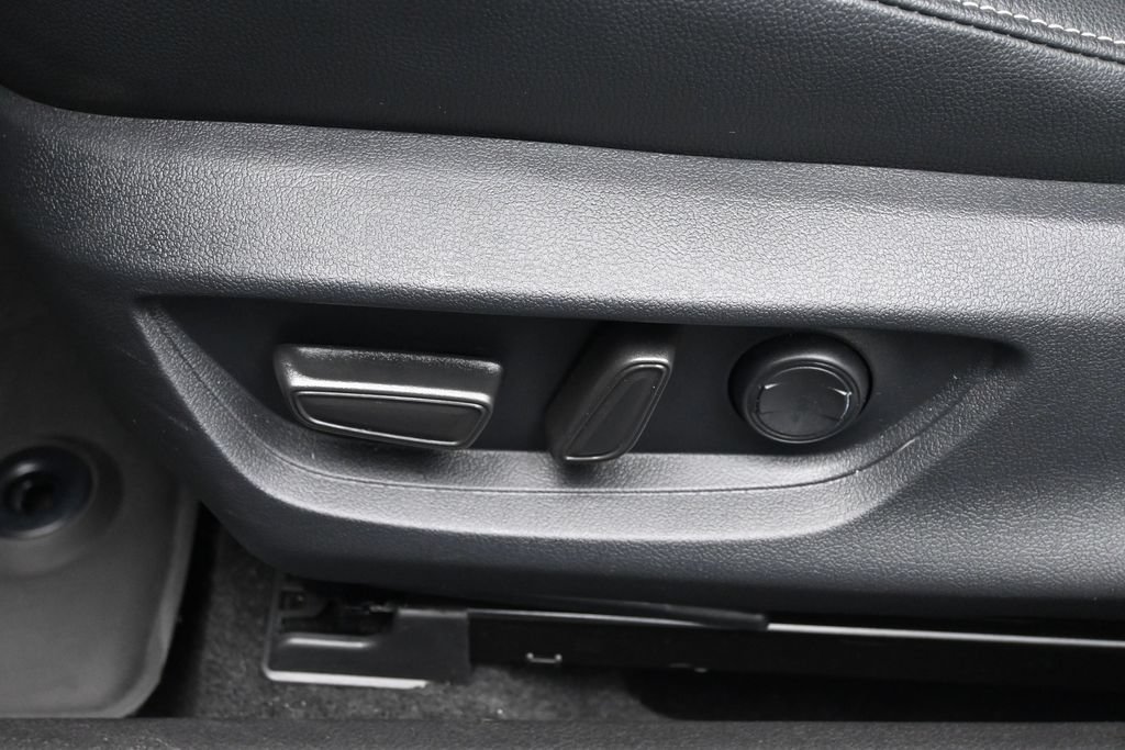 Used 2026 Toyota Camry SE FWD image 11
