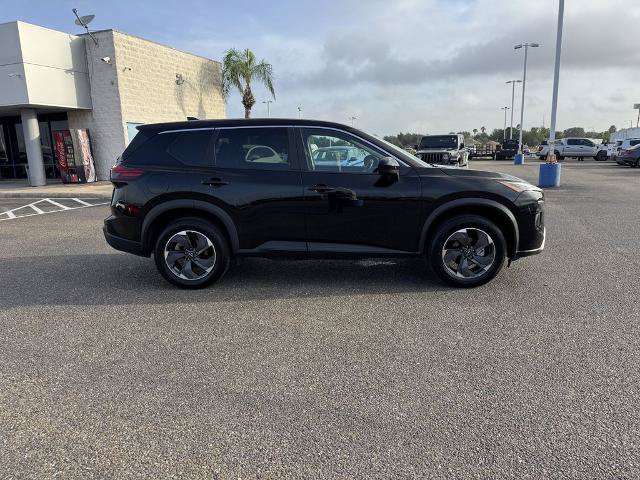 Used 2025 Nissan Rogue SV FWD image 2
