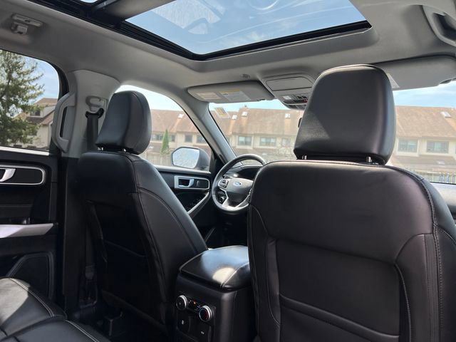 Certified 2022 Ford Explorer XLT w/ Equipment Group 202A AWD/4WD image 35