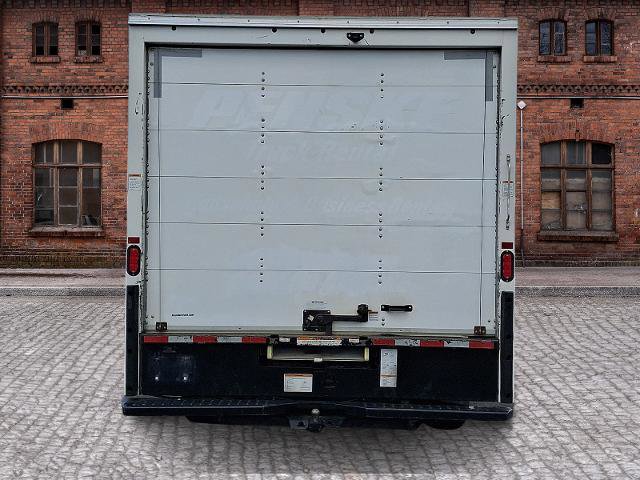 Used 2021 GMC Savana 3500 Extended w/ Power Convenience Package RWD image 5