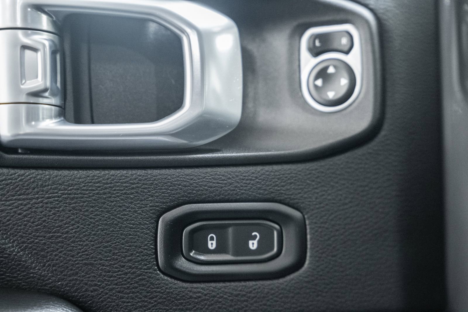 Used 2023 Jeep Wrangler Unlimited Rubicon 392 image 46