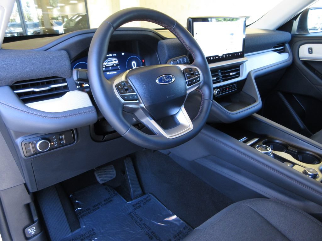 Certified 2025 Ford Explorer Active RWD image 13