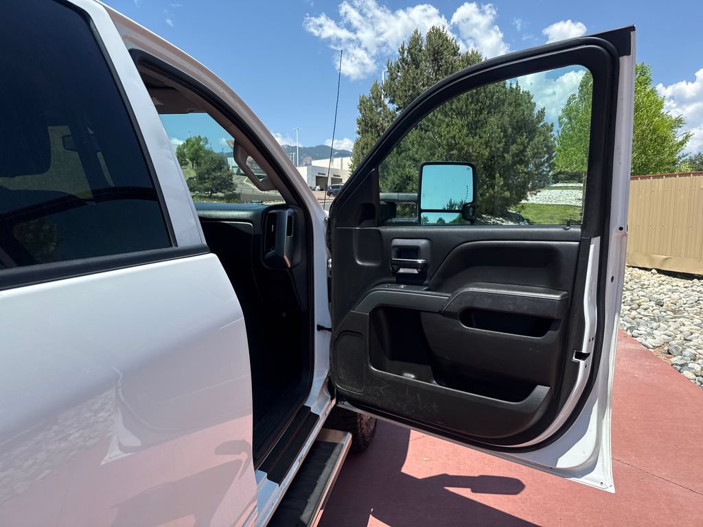 Used 2018 Chevrolet Silverado 2500 LT AWD/4WD image 26