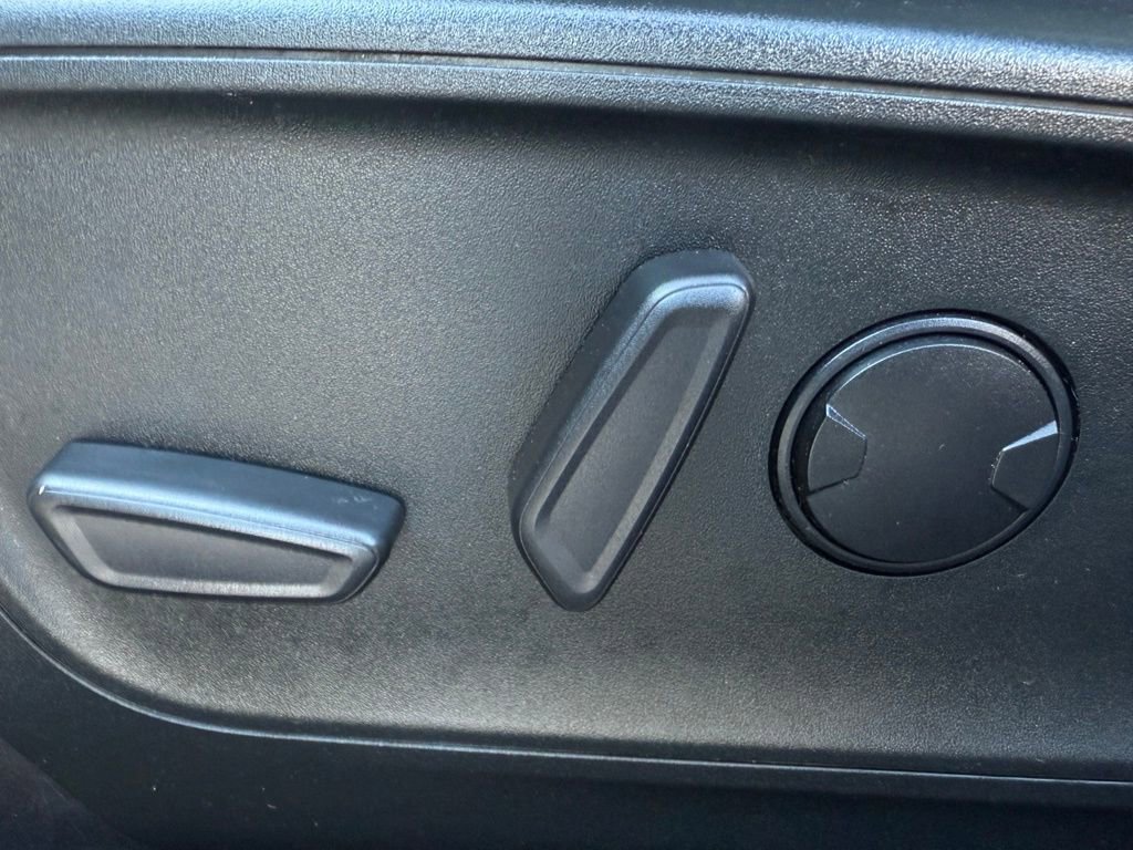 Certified 2022 Ford Escape SE w/ SE Sport Appearance Package image 18