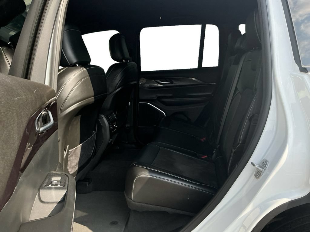 Used 2022 Jeep Grand Cherokee Altitude AWD/4WD image 21