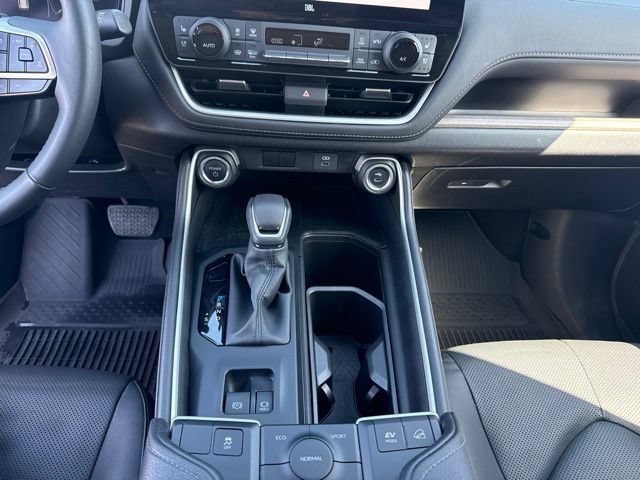 Used 2025 Toyota Grand Highlander AWD Hybrid image 33