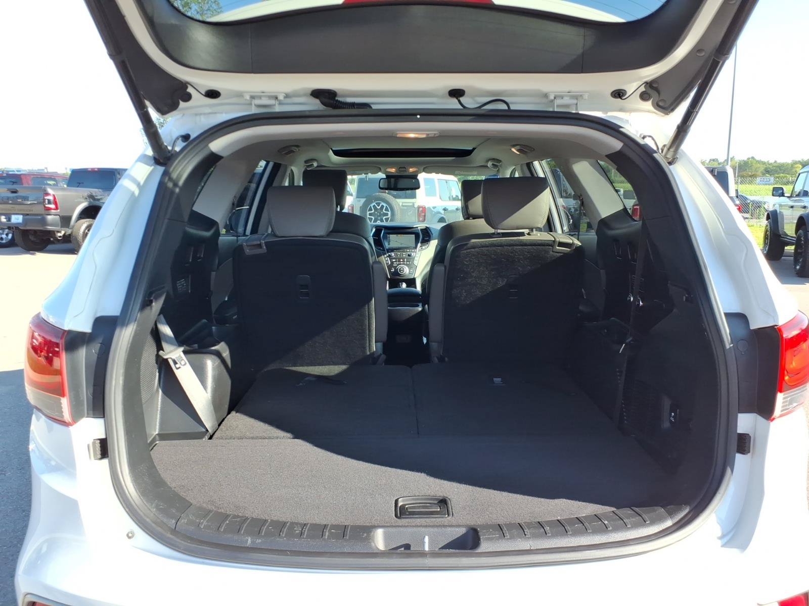 Used 2019 Hyundai Santa Fe XL FWD image 16